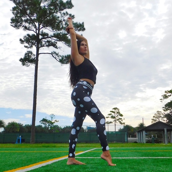 🖤POLKA DOT LEGGINGS🖤 - Picture 2 of 11